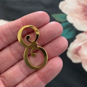 Moon and Lola letter “E”